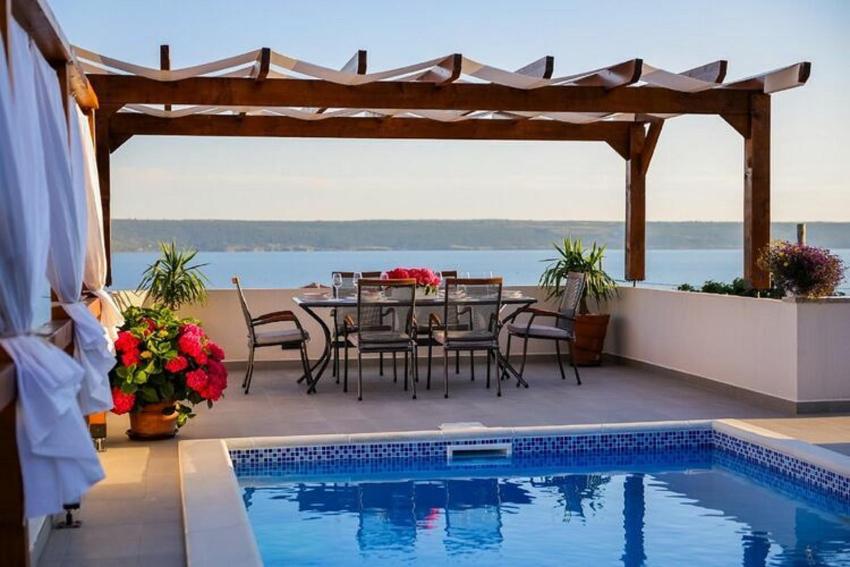 Poolincluded Holiday Home Ivona