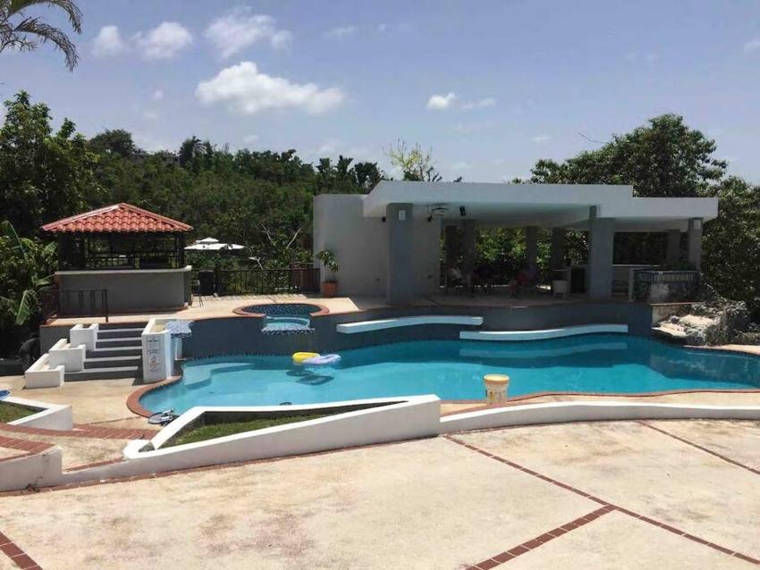 Tropical Paradise w/ 7 bedrooms and 6 baths