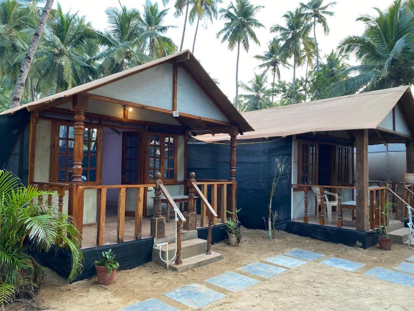 Tropical Bay Beach Cottages& Hostel