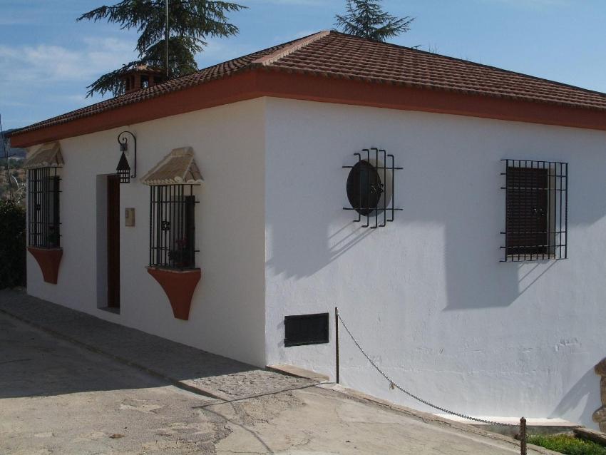 Characteristic holiday home in Baterno with swimming pool