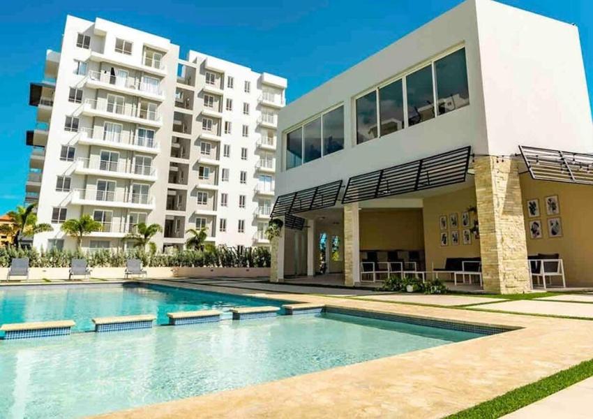 Luxury Apartment with Pool