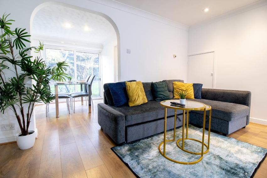 CONTRACTORS- Relocation stays Managed by Chique Properties Ltd