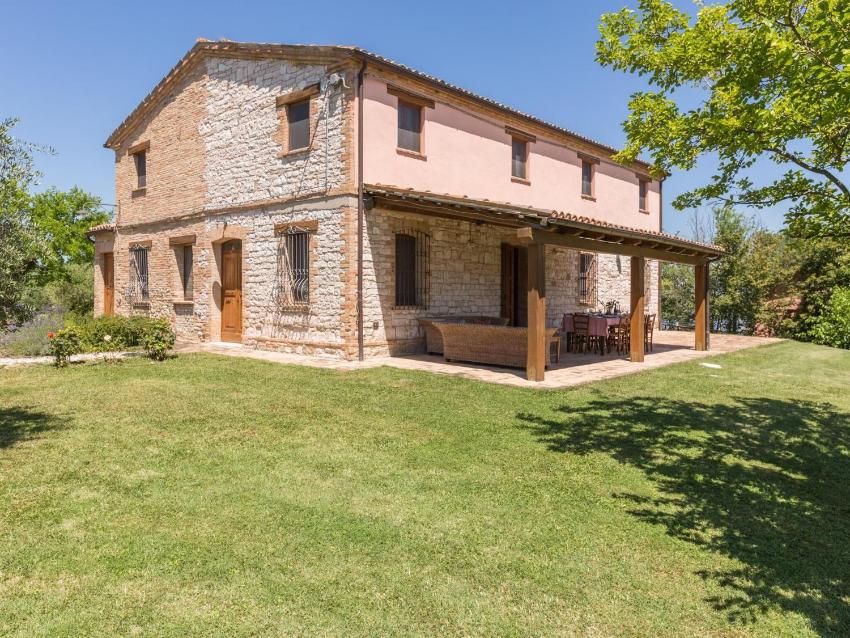 Villa with private pool stunning views near sea