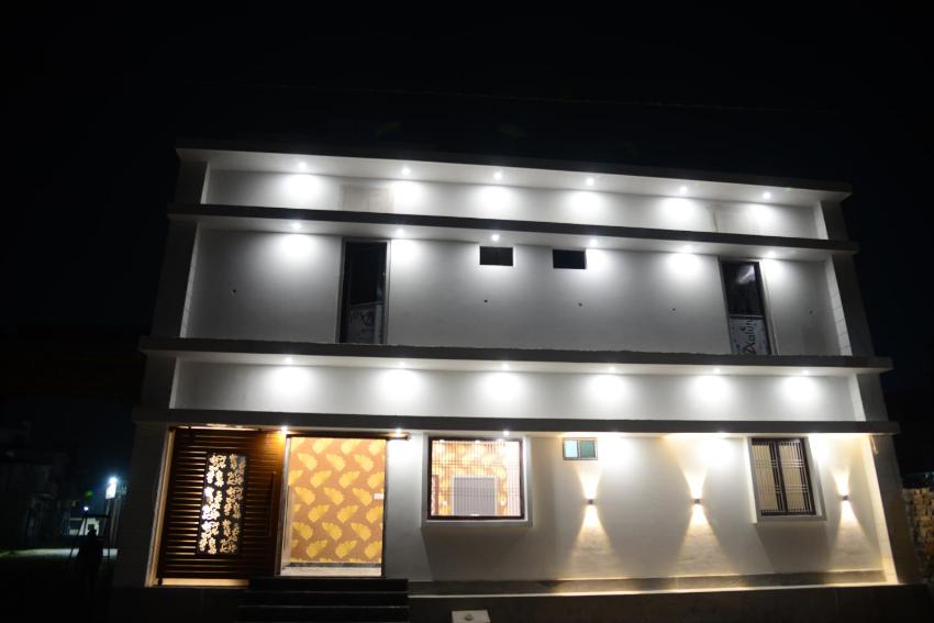 Hotel Ayodhya Palace