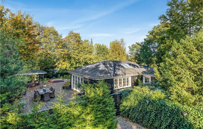 Nice home in Gilleleje with Jacuzzi, WiFi and 3 Bedrooms