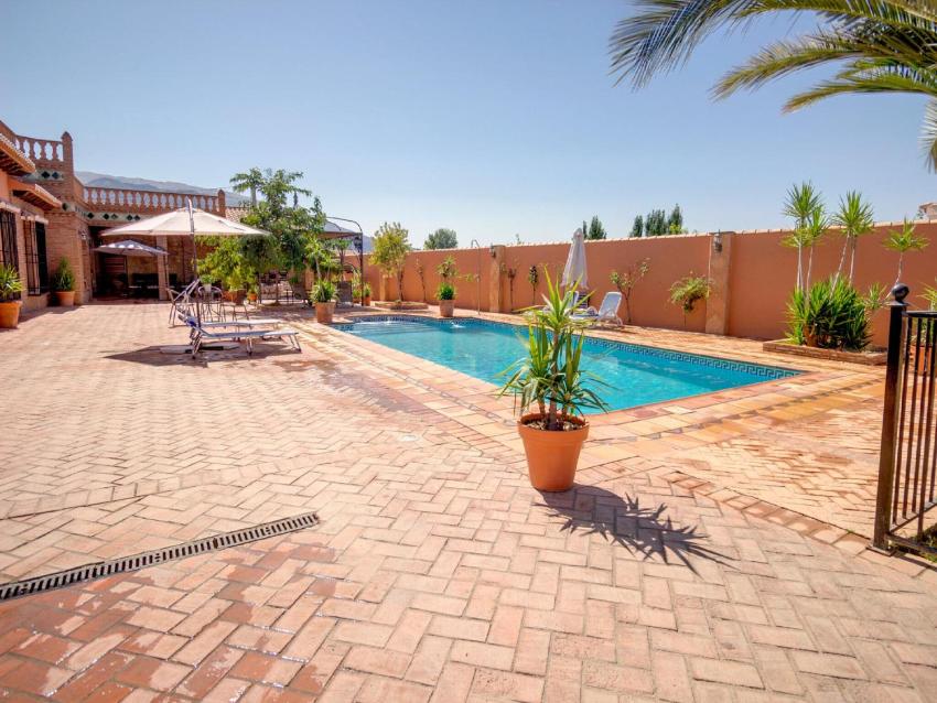 Serene Holiday Home in Padul with Swimming Pool