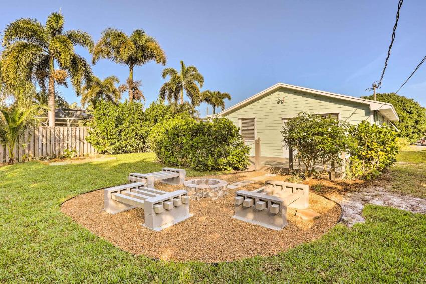 Stuart Getaway about 4 Mi to the Beach!