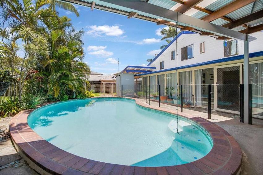 Mediterranean Beach House- Pet Friendly Mooloolaba