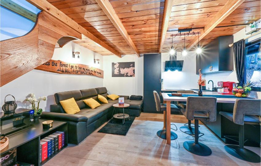 Stunning home in Ivanec with Sauna, WiFi and 2 Bedrooms