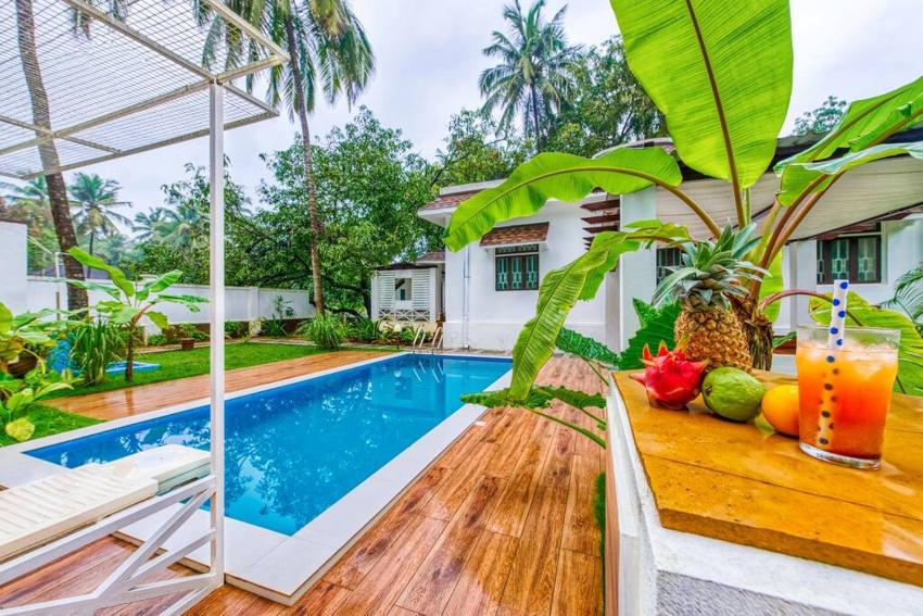 Pvt pool-villa getaway 200m from Galgibaga beach