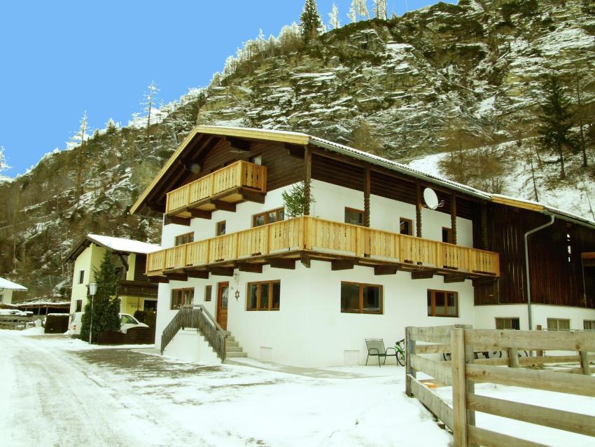 Authentic Holiday Home in Ötztal with Ski Boot Heaters