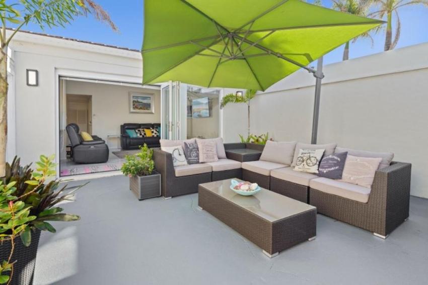 Coastal retreat, private, wine, netflix