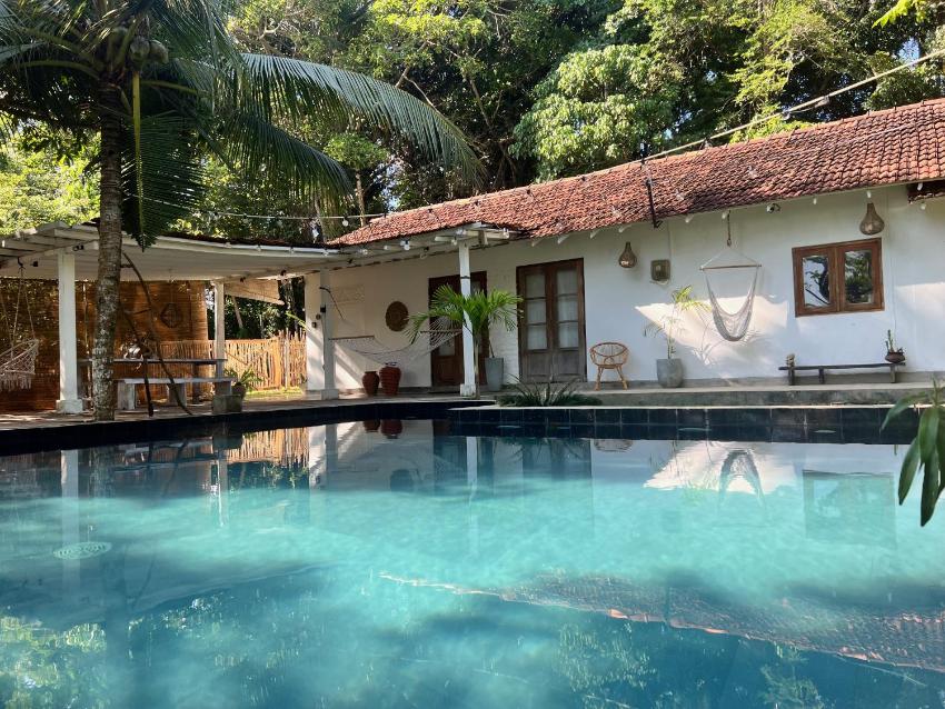 The Skipper's Escape by Colonial Villas in Sri Lanka