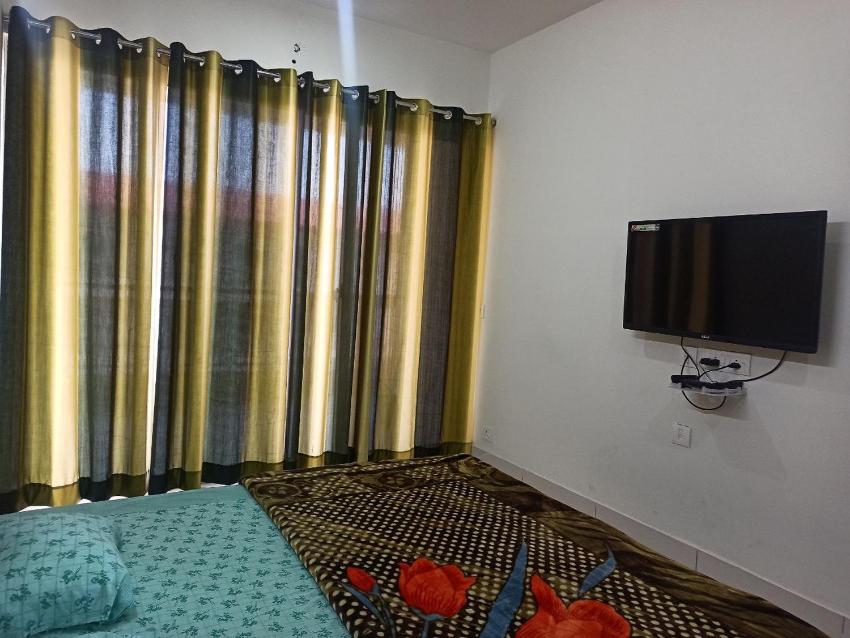 HOME STAY in PEACE 2-BEDROOM LUXURY APARTMENT