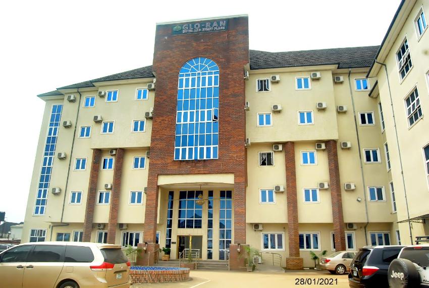 Glo-Ran Hotel & Event Place