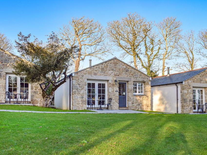 Azalea Cottage-UK37206