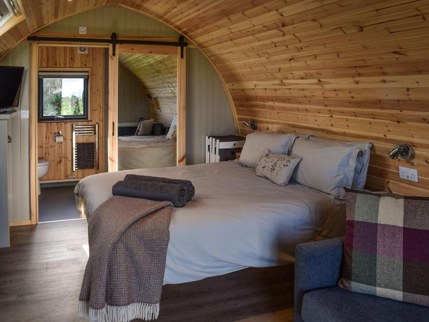 Lady Gwendolen- UK41261