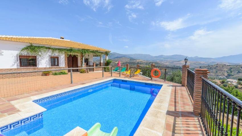 El Mirador Del Abuelo Comares by Ruralidays