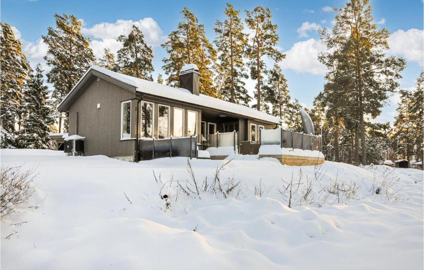 Nice home in Sffle with 3 Bedrooms and WiFi