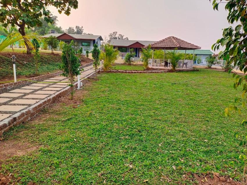 Nature Paradise resort Dhamani