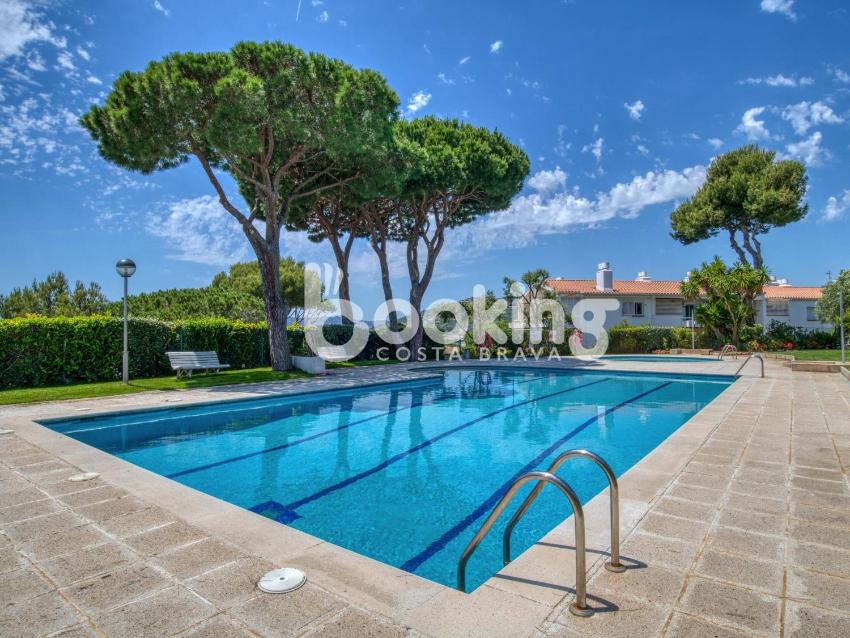 Petunias Apartament per 6 persones amb piscina comunitària a Politur, a 10 minuts de Cala Rovira