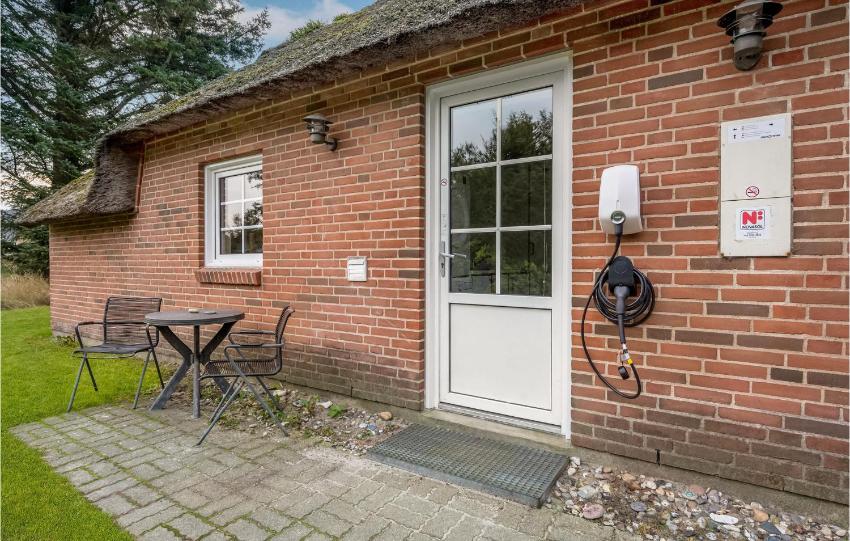 Nice home in Ulfborg with 6 Bedrooms, Sauna and Indoor swimming pool