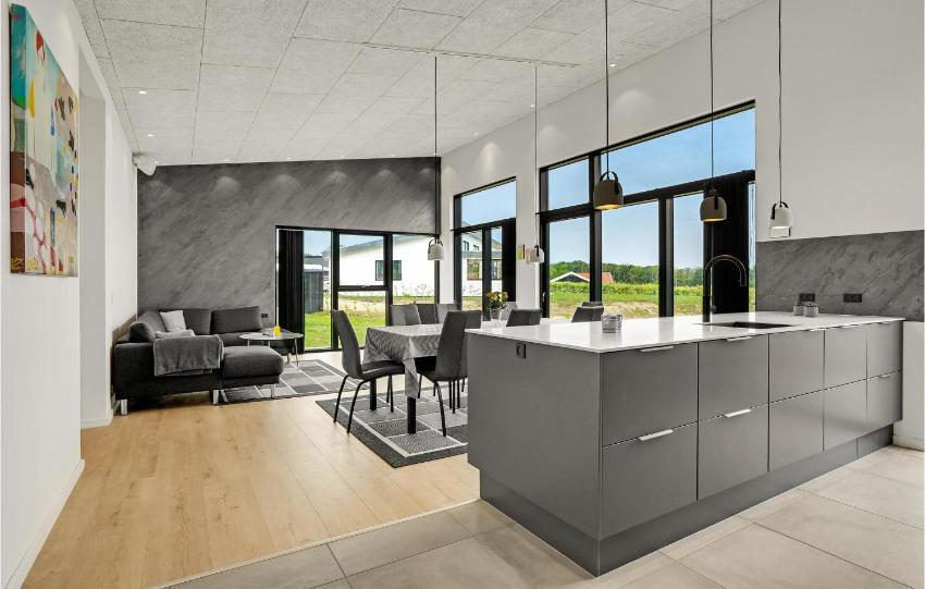 Awesome home in Sjlund with Sauna, 4 Bedrooms and WiFi