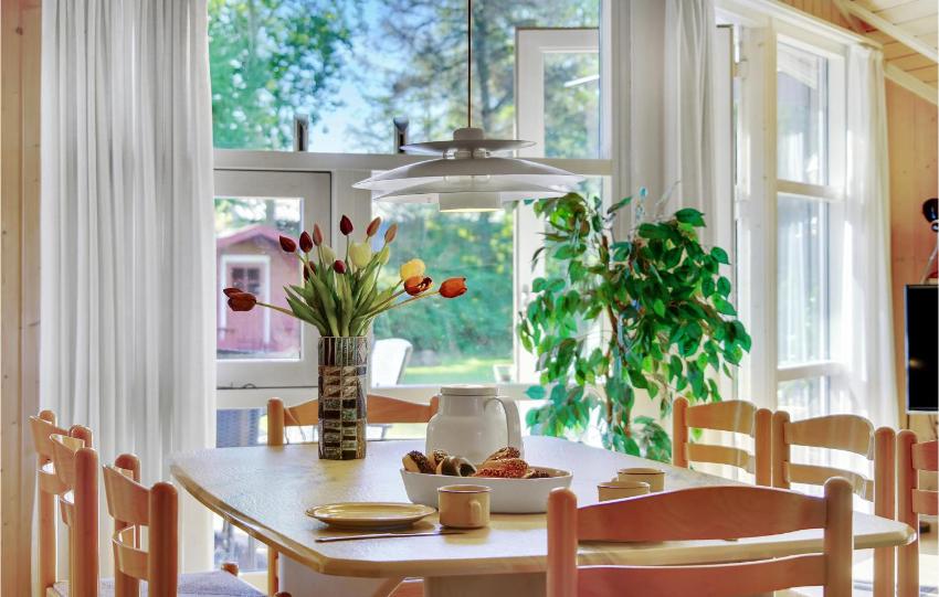 Amazing home in Gedser w/ WiFi and 4 Bedrooms