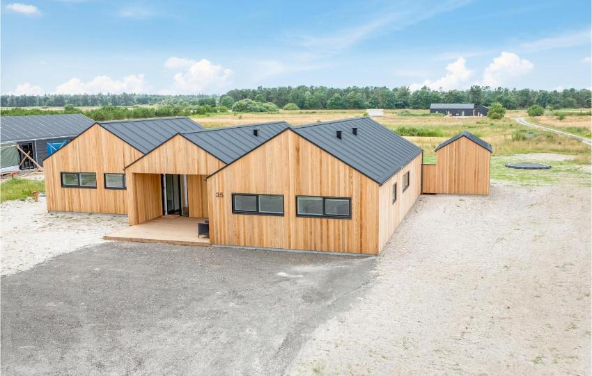 Beautiful home in Jerup w/ WiFi and 5 Bedrooms