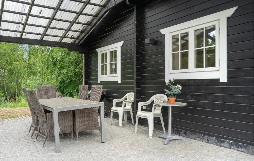 Awesome home in Hornbk with 4 Bedrooms and WiFi