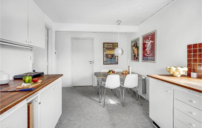 Beautiful home in Bandholm with WiFi and 5 Bedrooms