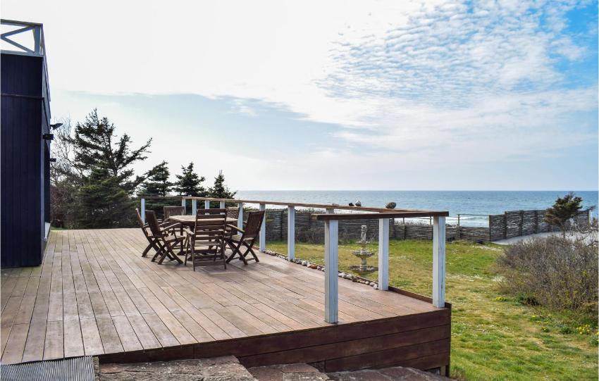 Nice home in Græsted w/ 5 Bedrooms