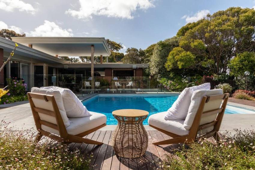 Resort living at Aqua Vista - pool, sauna and bar!