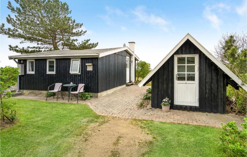 Stunning home in Brenderup Fyn with WiFi and 1 Bedrooms