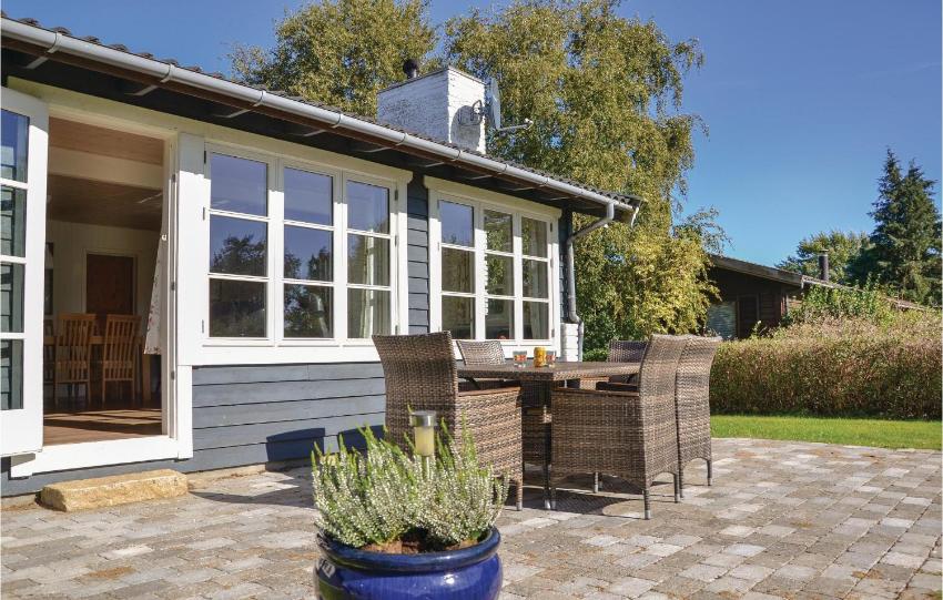 Awesome home in Kirke Hyllinge with 3 Bedrooms and WiFi