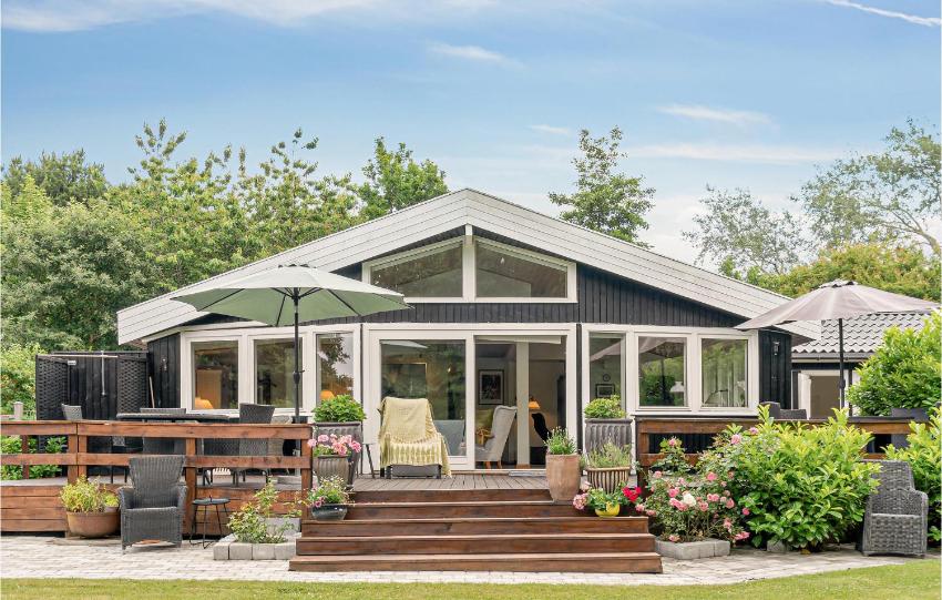Stunning home in Nykbing Sj with WiFi and 4 Bedrooms