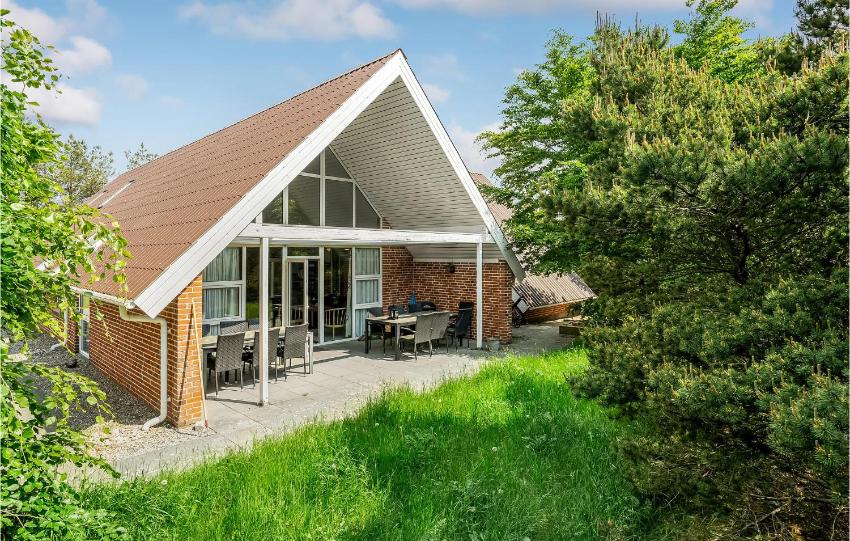 Awesome home in Rm with 6 Bedrooms, WiFi and Indoor swimming pool