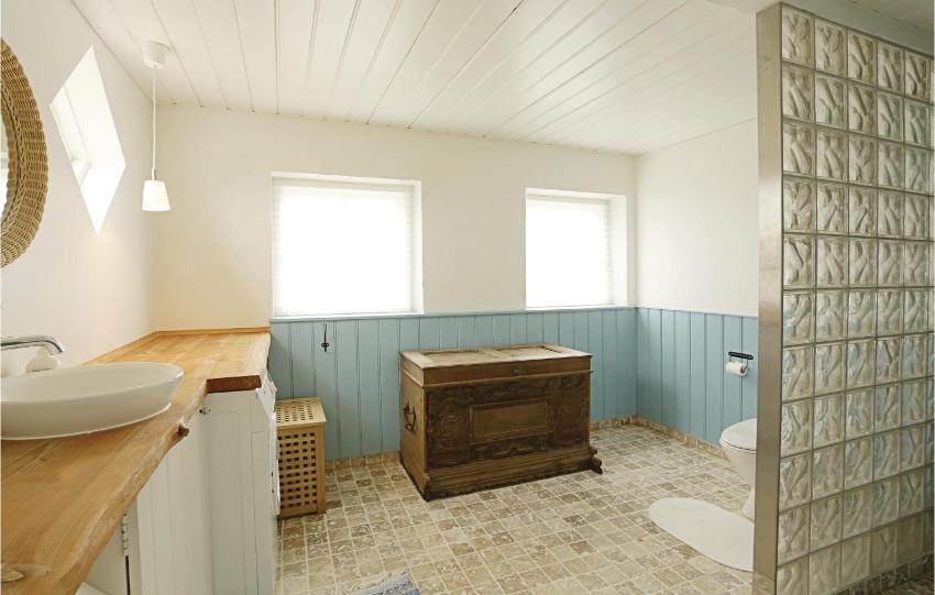 Holiday Home Gudhjem - 01