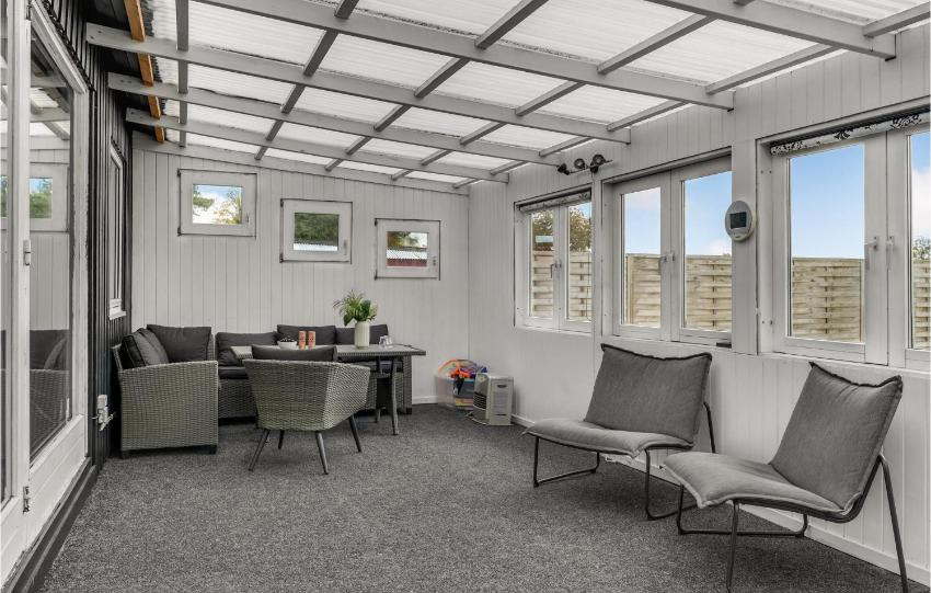 Nice home in Holbk with Outdoor swimming pool, Jacuzzi and 2 Bedrooms