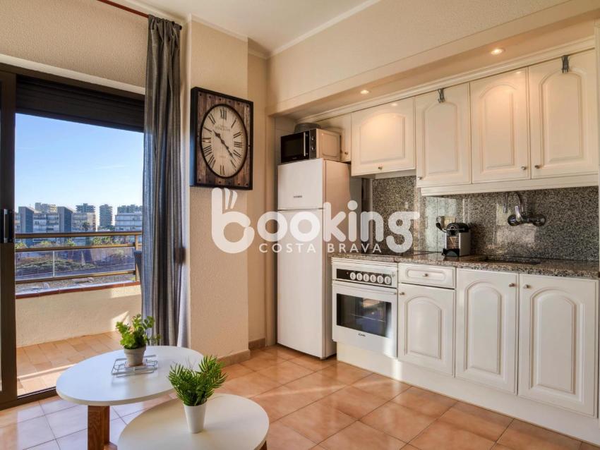 Neptuno Apartament per 4 persones amb piscina comunitària al centre de Platja d'Aro a 8 minuts de la platja Gran