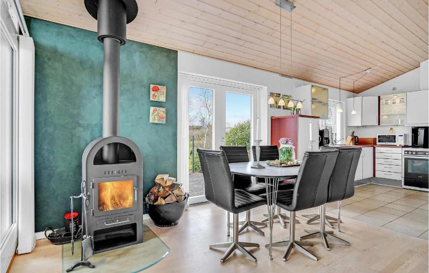 Beautiful home in Augustenborg with 2 Bedrooms and WiFi