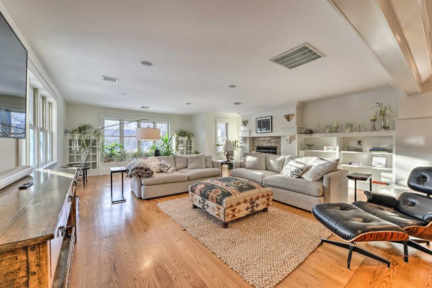 Keene Villa Near Golf Course and Swimming Holes