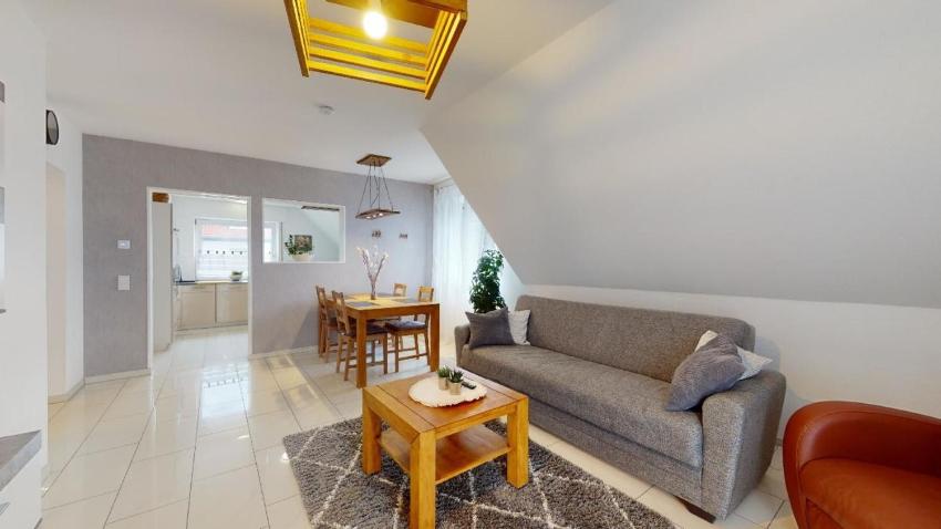 Helle Komfortable Familienfreundliche Barrierefreie Wohnung