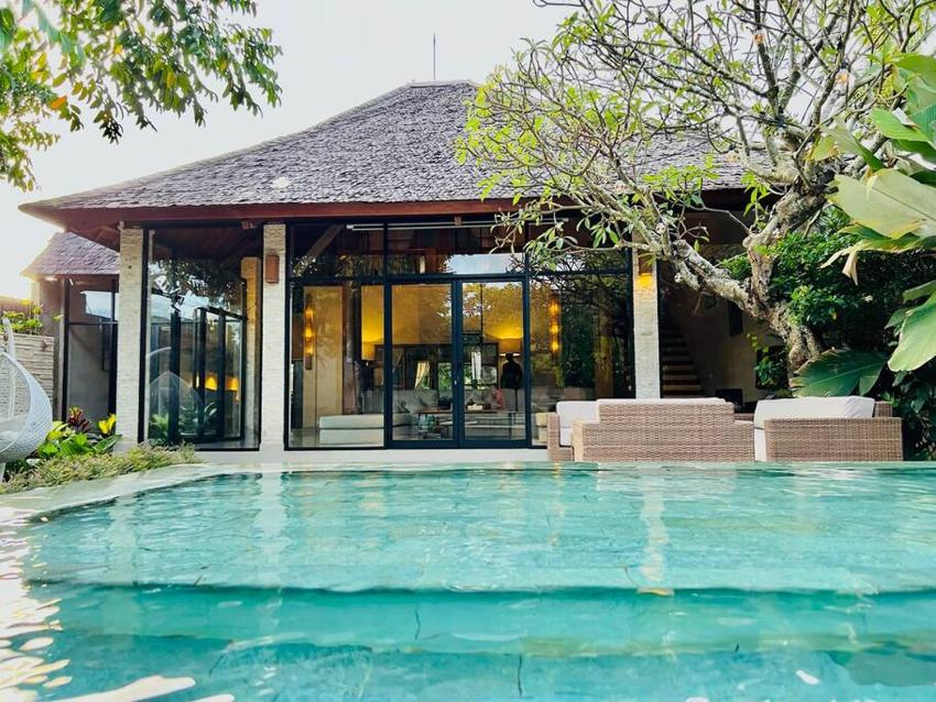 Enclosed luxury villa in 1.500m2 land in Umalas