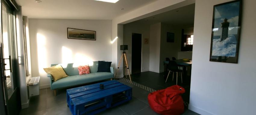 House of 100m with terrace near the beach