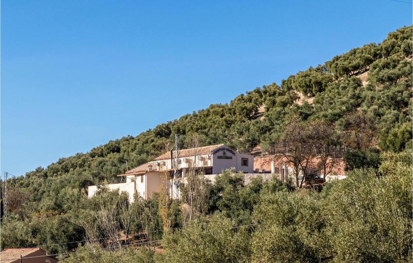 Nice home in Villanueva de Algaidas with Outdoor swimming pool, WiFi and 4 Bedrooms