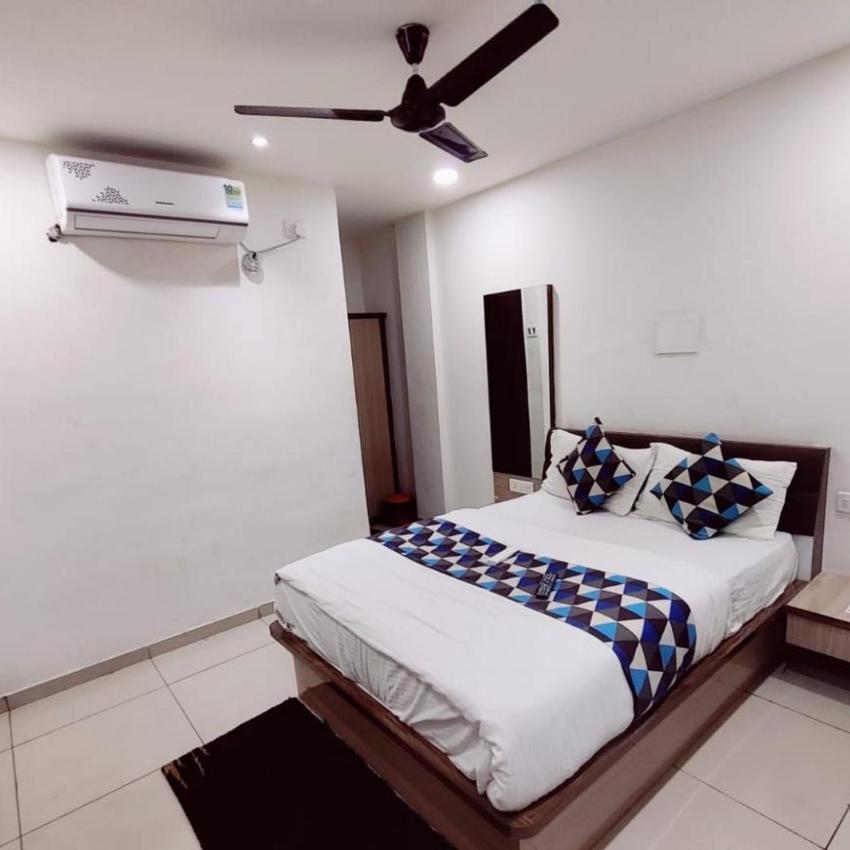 Hotel Mansarovar,Vadodara