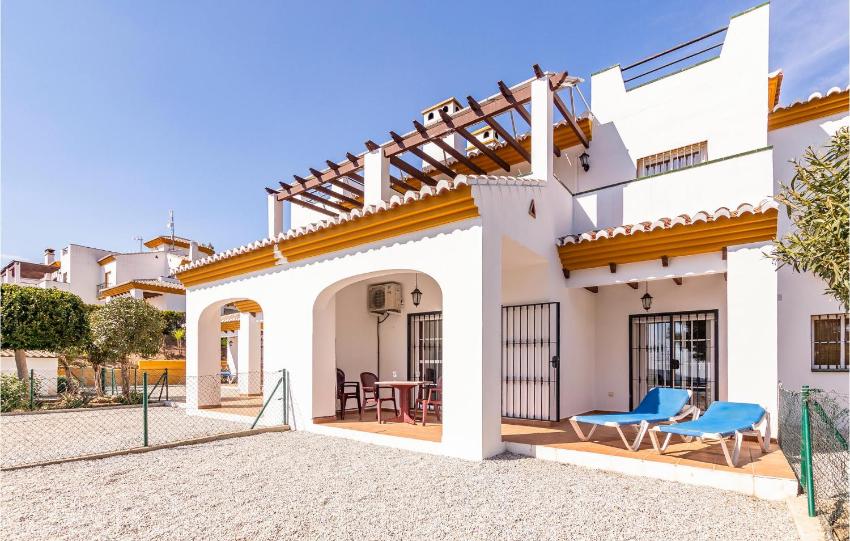 Stunning apartment in Alcaucín with WiFi and 1 Bedrooms