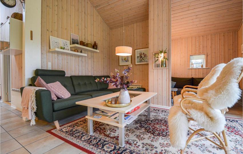 Nice home in Glesborg with 4 Bedrooms, Sauna and WiFi