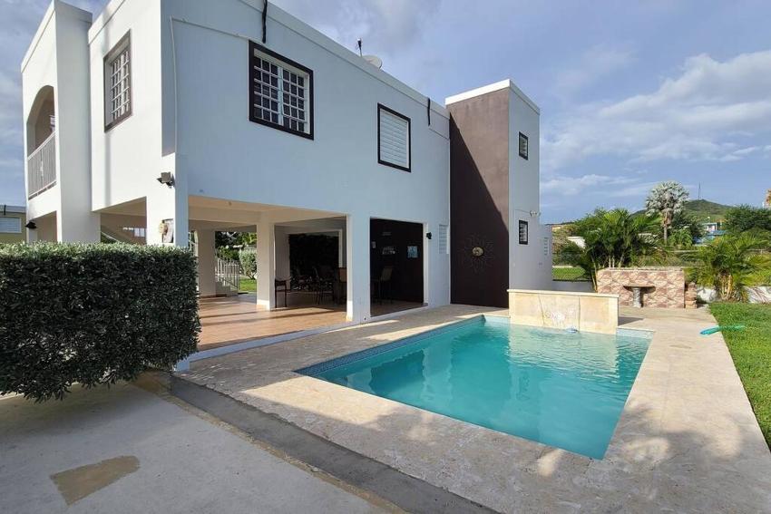 Colinas de Combate con Piscina Privada